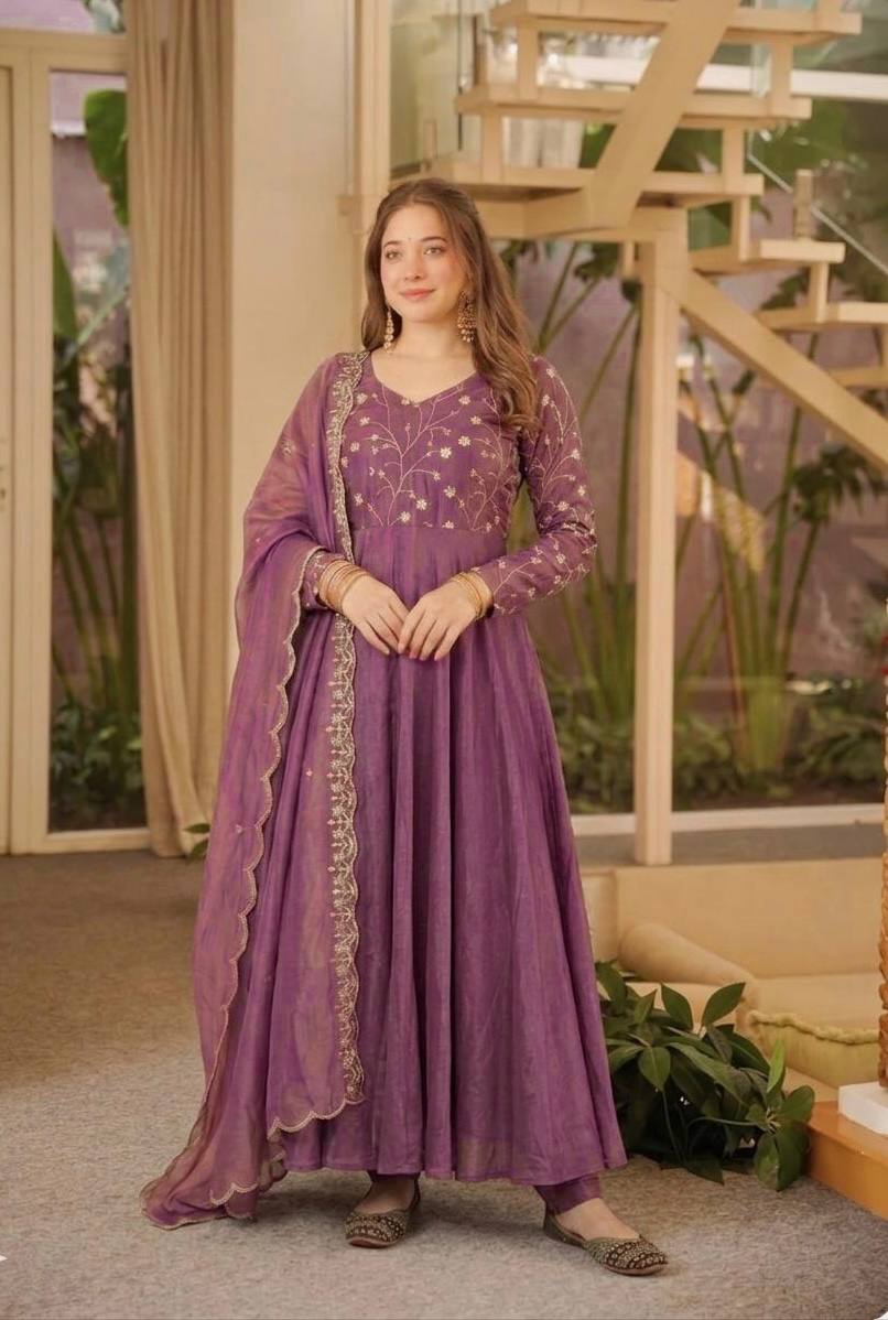 Ethereal Lavender Flared Anarkali Suit Set Featuring Delicate Floral Bodice Embroidery and a Scalloped Dupatta